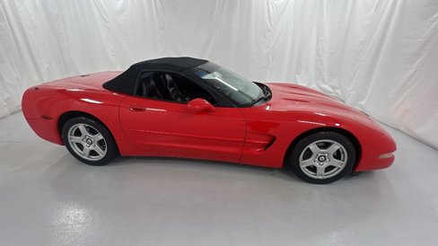 Used 1998 Chevrolet Corvette Convertible w/ Memory Pkg image 2