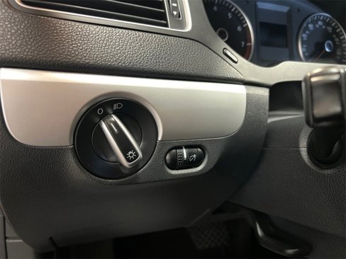 Used 2014 Volkswagen Jetta SE image 34