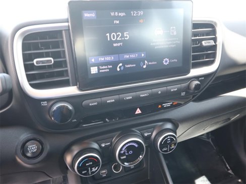 Used 2024 Hyundai Venue SEL image 17