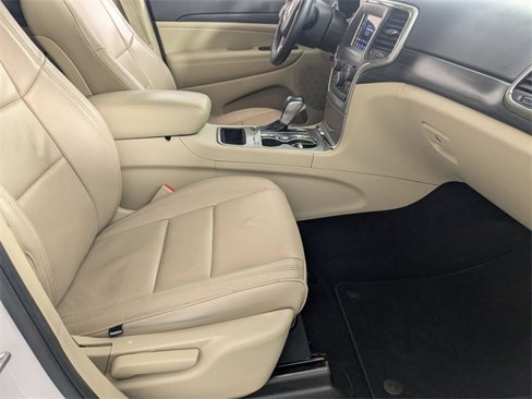 Certified 2021 Jeep Grand Cherokee Laredo image 30