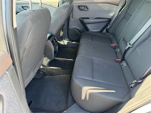 Used 2023 Nissan Rogue S image 9