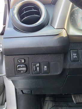 Used 2015 Toyota RAV4 LE image 12