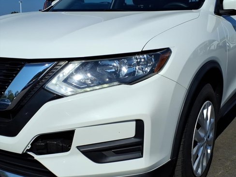 Used 2017 Nissan Rogue S image 21