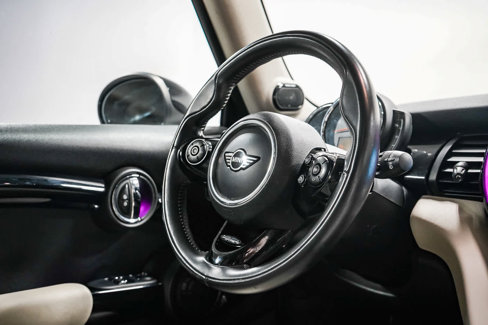 Used 2019 MINI Cooper S w/ Premium Package image 17