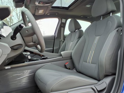 Certified 2025 Hyundai Elantra SEL w/ Cargo Package image 12