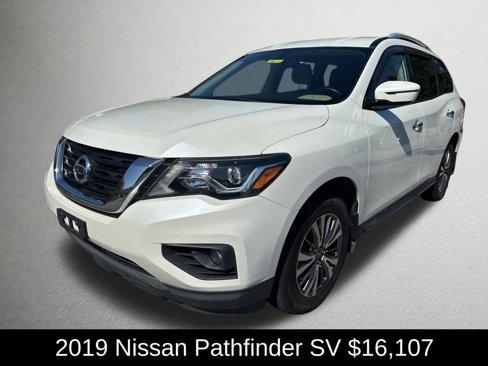Used 2019 Nissan Pathfinder SV image 3
