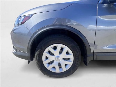 Used 2017 Nissan Rogue Sport S image 23