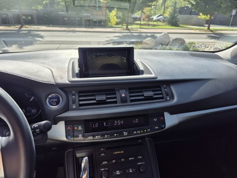 Used 2011 Lexus CT 200h image 30