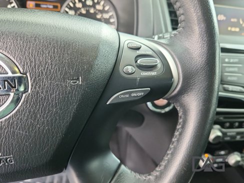 Used 2019 Nissan Pathfinder SV image 31
