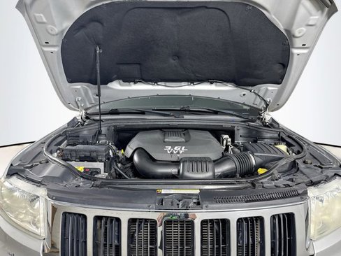 Used 2012 Jeep Grand Cherokee Laredo w/ Laredo E Group image 30