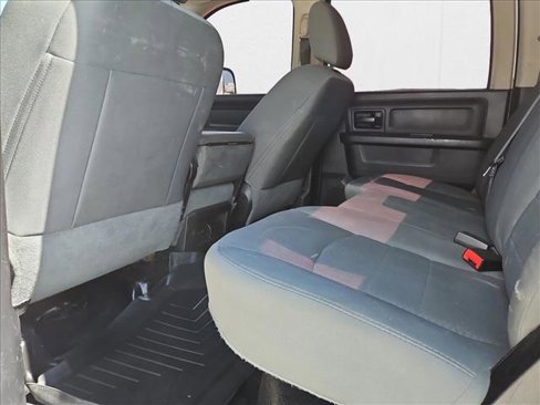 Used 2016 RAM 2500 Tradesman w/ Chrome Appearance Group image 16
