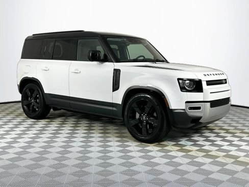 Used 2025 Land Rover Defender 110 S image 3