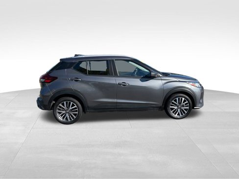 Used 2024 Nissan Kicks SV image 8