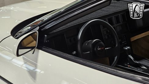 Used 1986 Chevrolet Corvette Convertible image 11