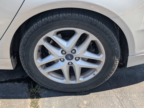 Used 2015 Ford Fusion SE image 21