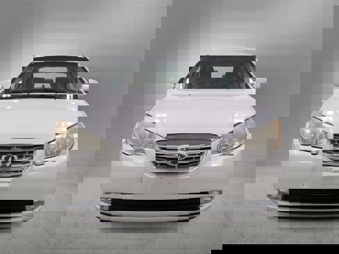 Used 2010 Hyundai Elantra GLS image 3