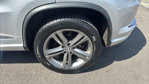 Used 2017 Volkswagen Tiguan Sport image 41
