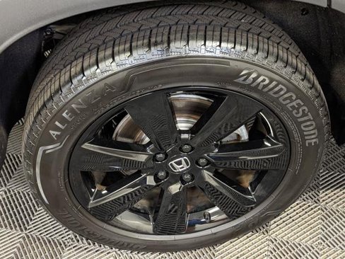 Certified 2025 Honda Pilot Black Edition image 9