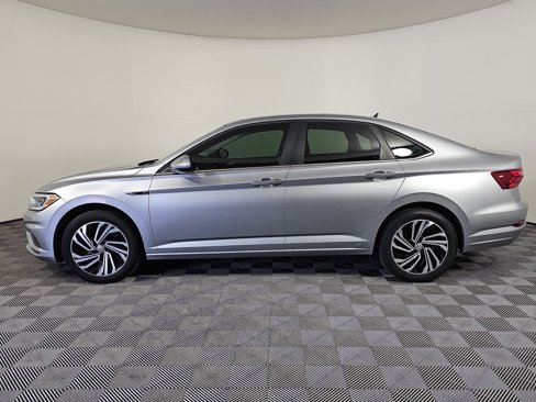 Used 2020 Volkswagen Jetta SEL image 2