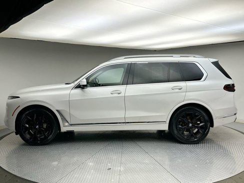 Used 2024 BMW X7 xDrive40i w/ Parking Assistance Package image 2