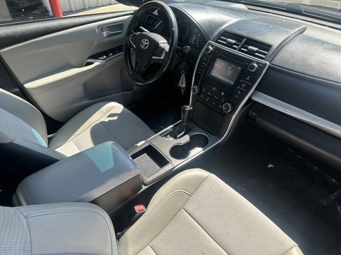 Used 2016 Toyota Camry SE image 23