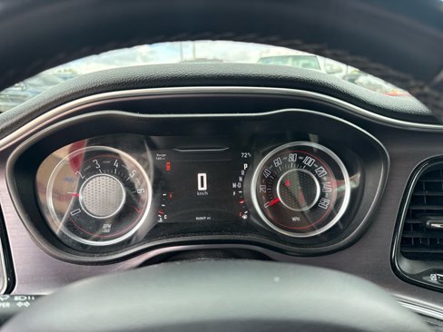 Used 2015 Dodge Challenger SXT w/ Driver Convenience Group image 11