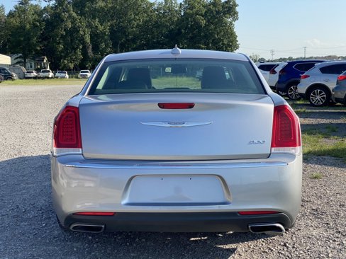Used 2016 Chrysler 300 Limited image 6