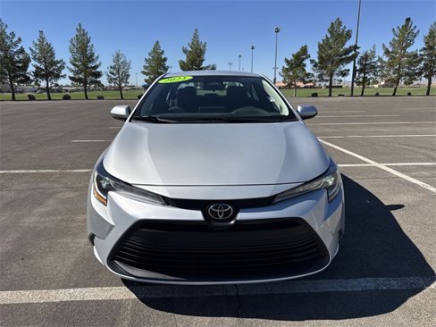 Used 2023 Toyota Corolla LE image 2