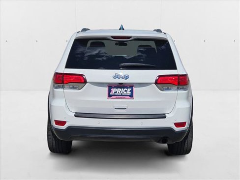 Used 2020 Jeep Grand Cherokee Laredo image 6
