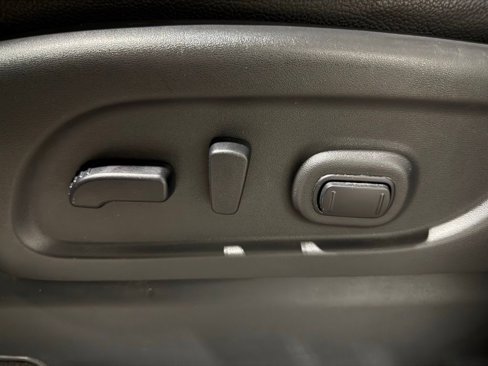 Used 2020 Nissan Titan PRO-4X image 15
