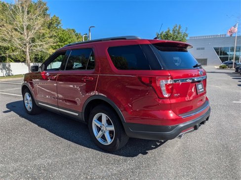 Used 2018 Ford Explorer XLT w/ Equipment Group 201A image 11