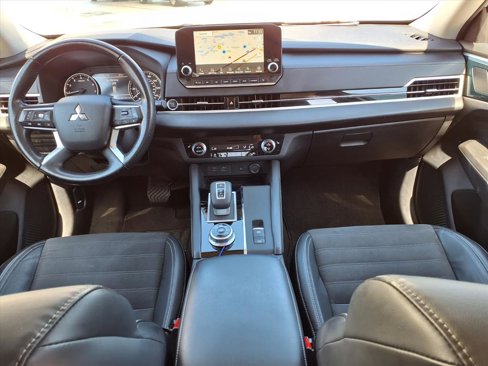 Used 2022 Mitsubishi Outlander SE image 11