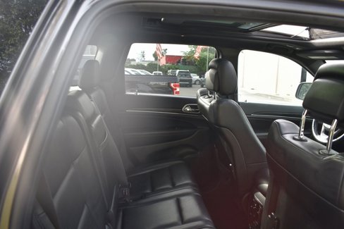 Used 2019 Jeep Grand Cherokee Limited w/ Luxury Group II image 24