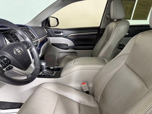 Used 2016 Toyota Highlander Limited image 15
