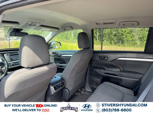 Used 2017 Toyota Highlander LE image 21
