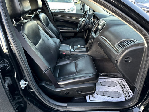 Used 2019 Chrysler 300 Limited image 12