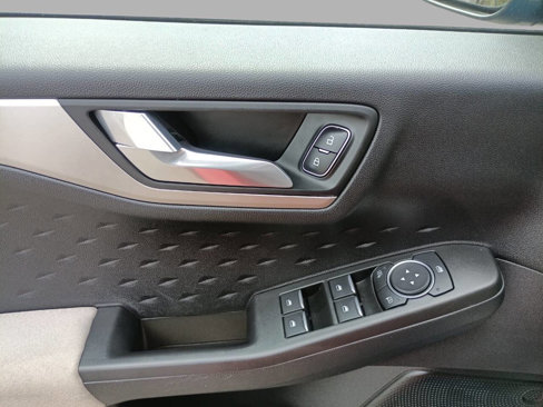 Used 2020 Ford Escape SE image 15