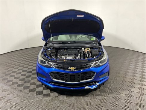 Used 2017 Chevrolet Cruze LT image 5