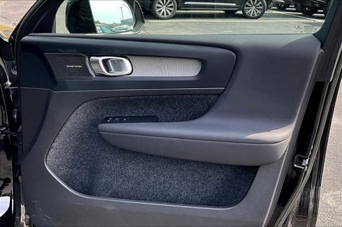 Used 2023 Volvo XC40 B5 Plus w/ Driver Assist Package image 21
