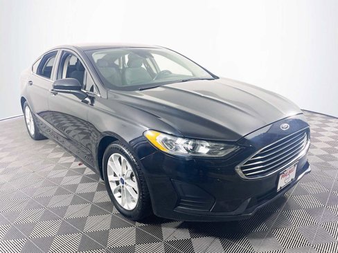 Used 2019 Ford Fusion SE image 3