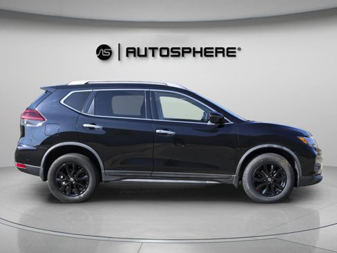 Used 2018 Nissan Rogue SV image 10