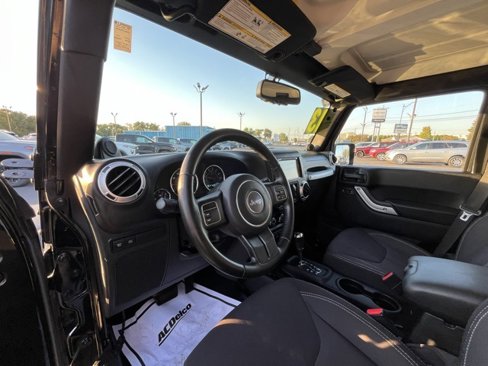 Used 2013 Jeep Wrangler Unlimited Rubicon w/ Dual Top Group image 13