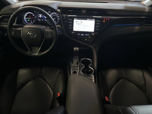 Certified 2020 Toyota Camry XLE image 10