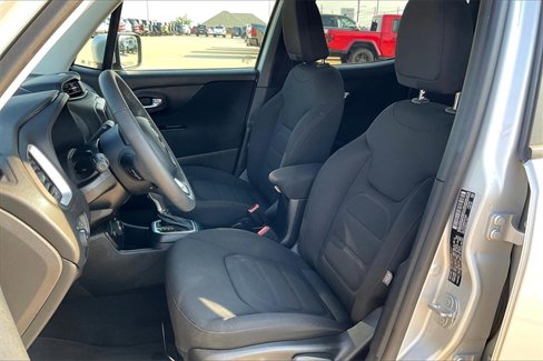Used 2019 Jeep Renegade Latitude image 25