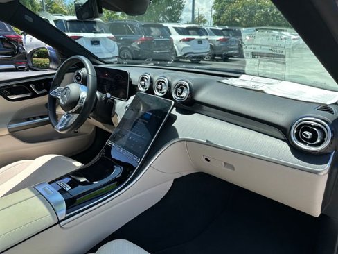 Used 2025 Mercedes-Benz C 300 Sedan image 35
