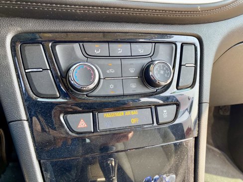 Used 2021 Buick Encore Preferred image 24