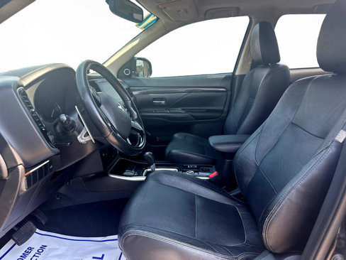 Used 2017 Mitsubishi Outlander GT image 9