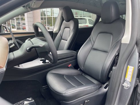 Used 2024 Tesla Model Y Long Range image 18