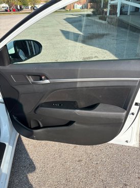 Used 2020 Hyundai Elantra SEL w/ Cargo Package (C1) image 13