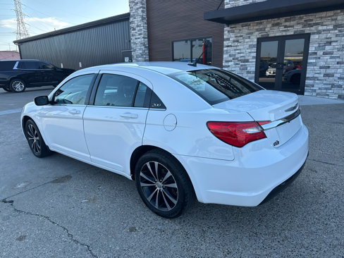 Used 2013 Chrysler 200 Limited w/ Sun/Sound Group image 2